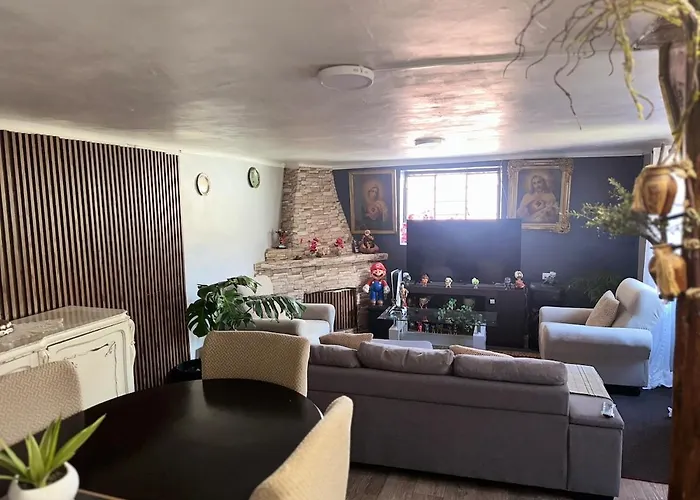 Cozy Duplex With Fireplace In