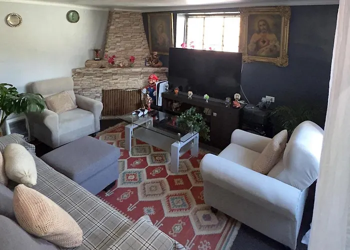 Cozy Duplex With Fireplace In